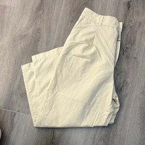 Uniqlo Women's Light Beige Cropped Pants